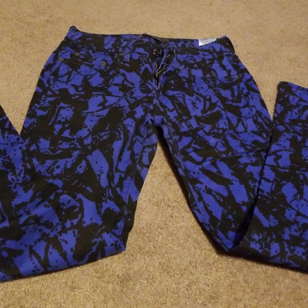Abstract Print Levi Jeans!